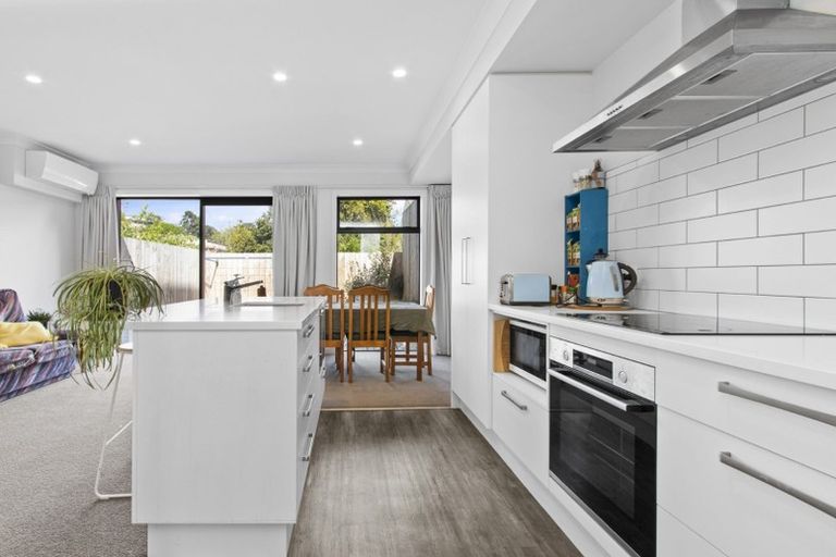 Photo of property in 9/25 Thackeray Street, Hamilton Lake, Hamilton, 3204