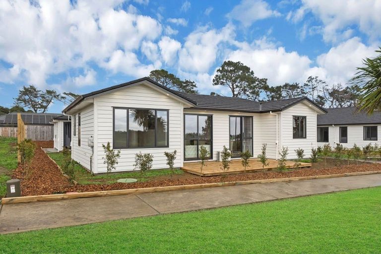 Photo of property in 14a Mclarin Road, Glenbrook, 2681
