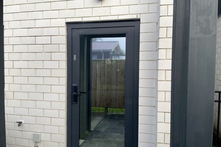 Photo of property in 8/22 Yeovil Road, Te Atatu Peninsula, Auckland, 0610
