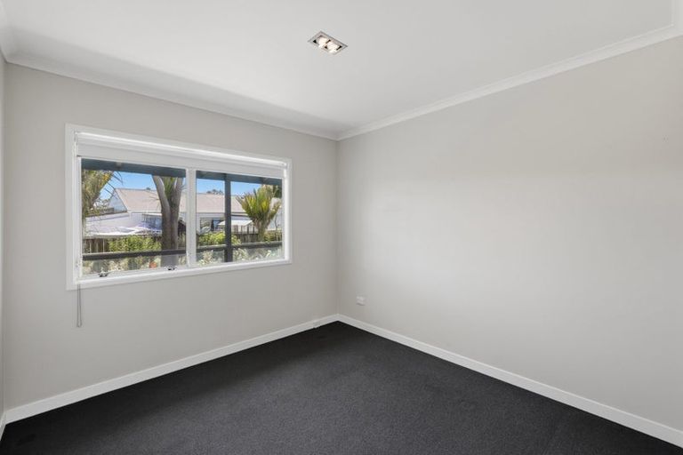 Photo of property in 47 Taihiki Road, Clarks Beach, 2122