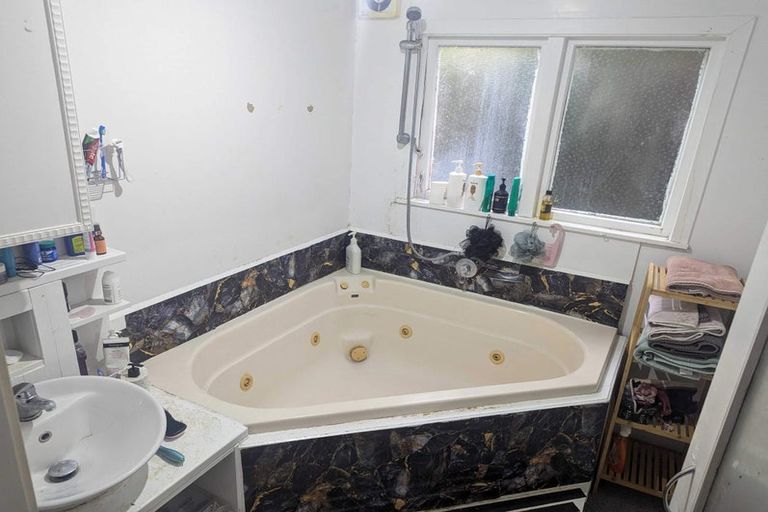 Photo of property in 83b South Karori Road, Karori, Wellington, 6012