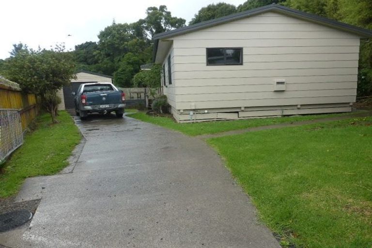 Photo of property in 28 Hookway Grove, Paraparaumu, 5032