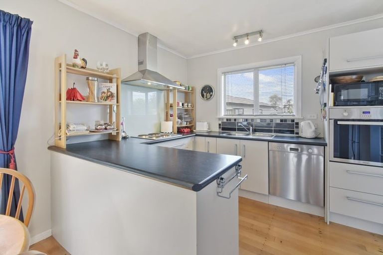 Photo of property in 2 Valentine Street, Papakura, 2110
