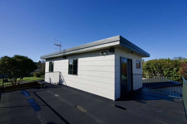 Photo of property in 14 Stirling Crescent, Hokowhitu, Palmerston North, 4410