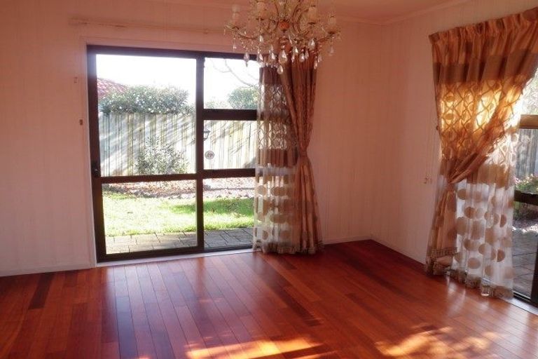 Photo of property in 14 Bob Charles Drive, Golflands, Auckland, 2013