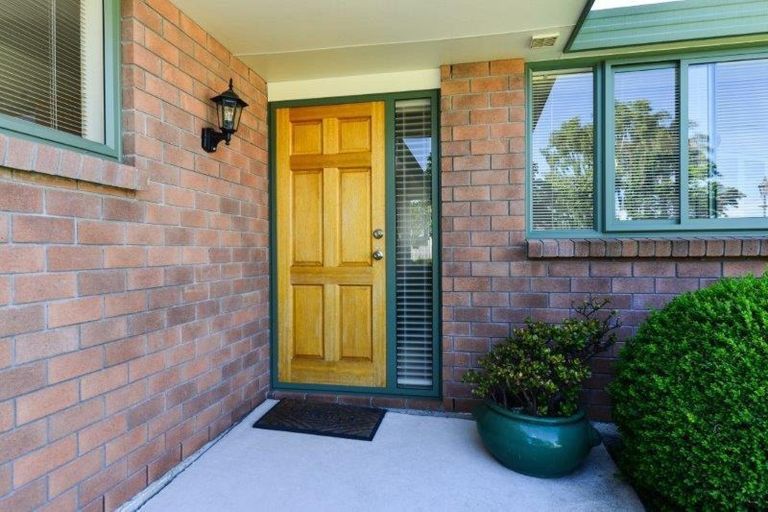 Photo of property in 10 Dorchester Place, Nawton, Hamilton, 3200