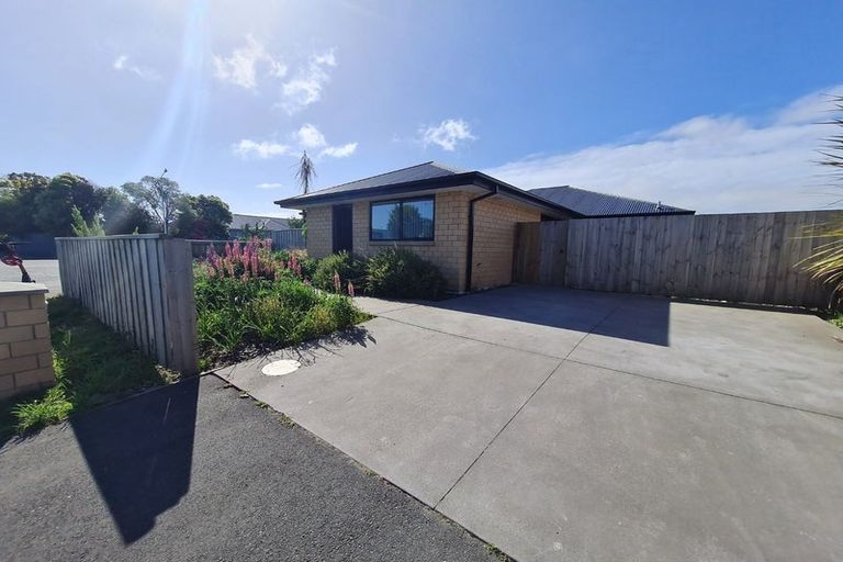Photo of property in 2 Tika Street, Riccarton, Christchurch, 8041