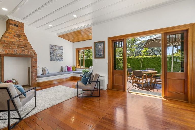 Photo of property in 5 Mozeley Avenue, Devonport, Auckland, 0624