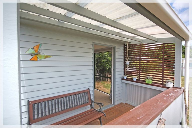 Photo of property in 14 Punga Street, Tangimoana, 4822