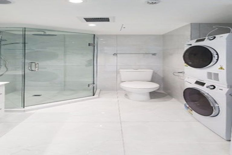 Photo of property in 2/8b Rugby Road, Birkenhead, Auckland, 0626