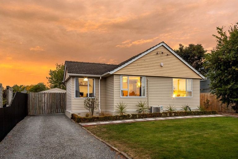 Photo of property in 24 Bournemouth Crescent, Aranui, Christchurch, 8061