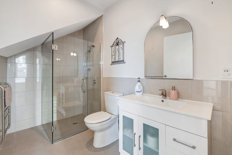 Photo of property in 10 Waitea Road, Muriwai, Waimauku, 0881
