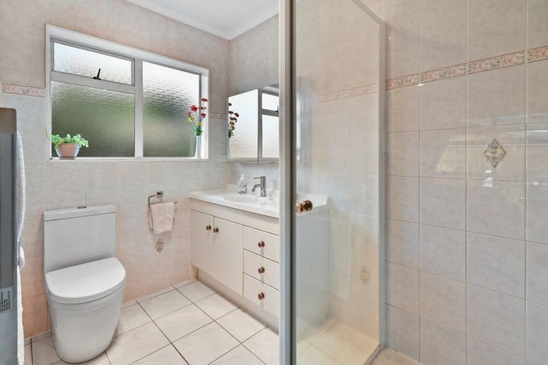 Photo of property in 15 Trossach Place, Wattle Downs, Auckland, 2103