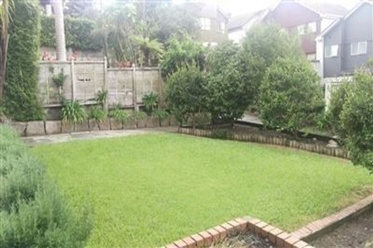 Photo of property in 35a Hauraki Road, Hauraki, Auckland, 0622