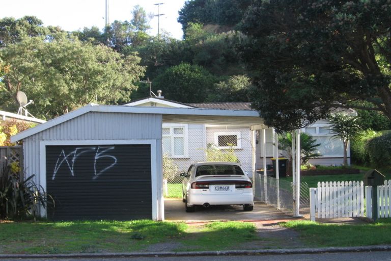 Photo of property in 5 Airlie Road, Plimmerton, Porirua, 5026