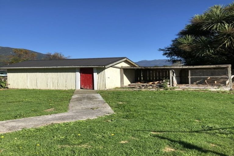 Photo of property in 86 Cashmere Bay Road, Moana, Kumara, 7875