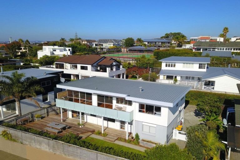 Photo of property in 2/65 Castor Bay Road, Castor Bay, Auckland, 0620
