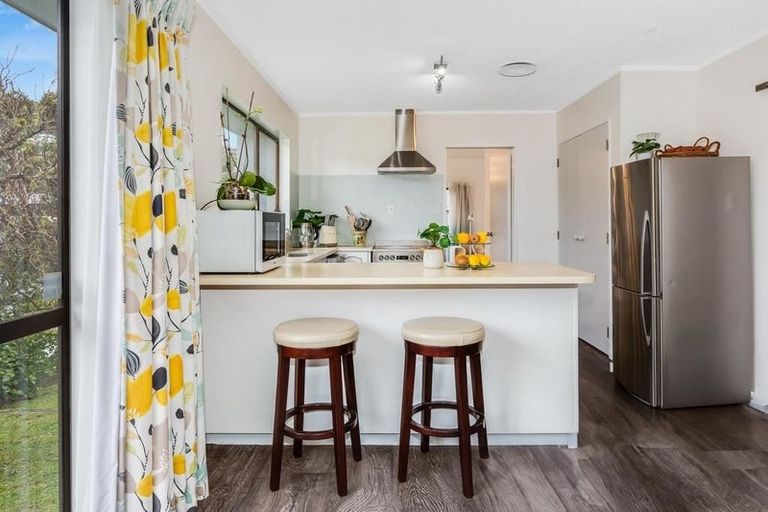 Photo of property in 7 Deveron Place, Tawa, Wellington, 5028