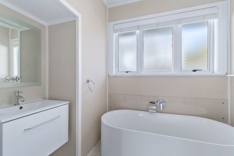 Photo of property in 31 Kawiu Road, Levin, 5510