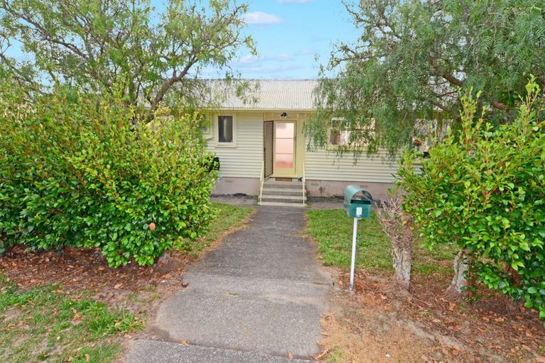 Photo of property in 9 Waverley Avenue, Glenfield, Auckland, 0629