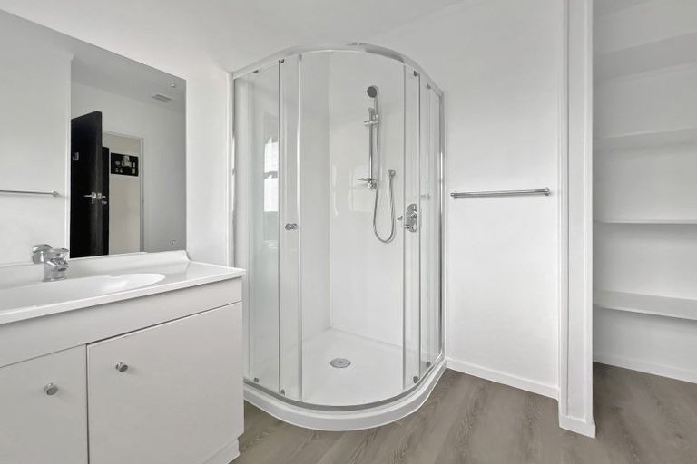 Photo of property in 1/11 Manuka Road, Bayview, Auckland, 0629