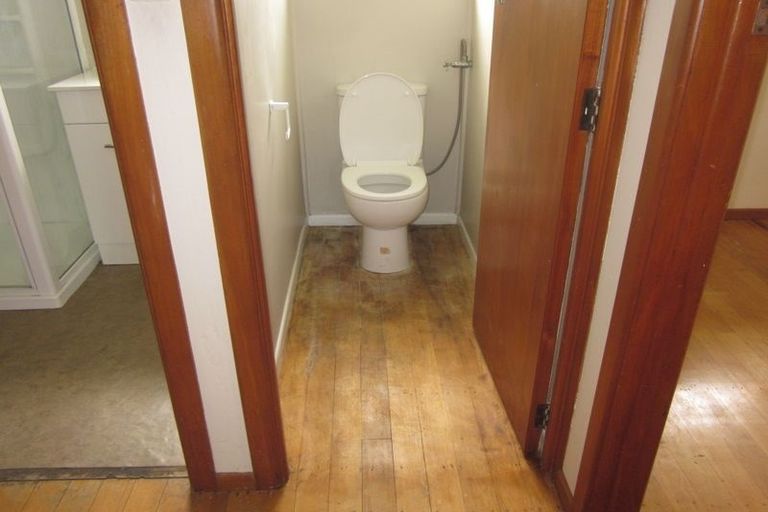 Photo of property in 13 Woodall Place, Totara Vale, Auckland, 0627