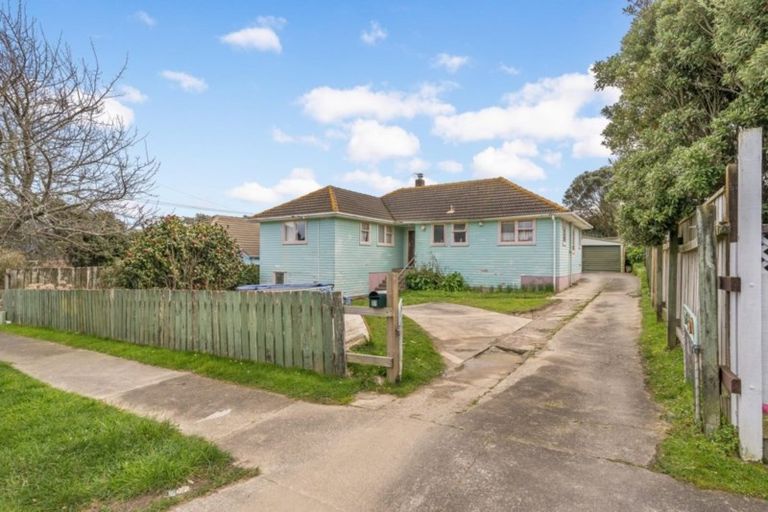 Photo of property in 31 Driver Crescent, Cannons Creek, Porirua, 5024