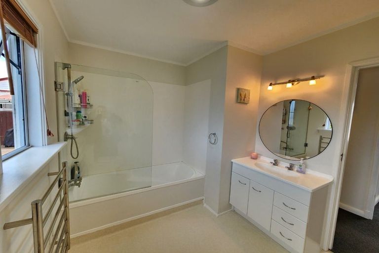 Photo of property in 13 Buchanan Road, Kingseat, Papakura, 2580