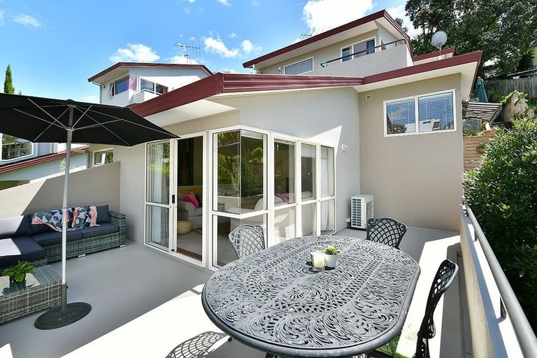 Photo of property in 23a Penguin Drive, Murrays Bay, Auckland, 0630