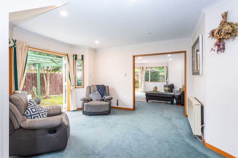 Photo of property in 408 Memorial Avenue, Burnside, Christchurch, 8053