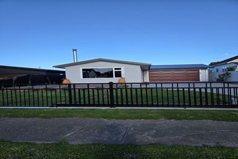 Photo of property in 24 Disraeli Street, Gisborne, 4010