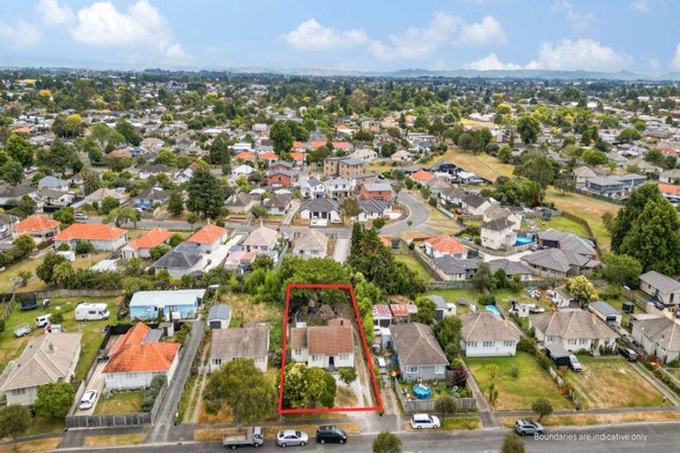 Photo of property in 15 Paul Crescent, Fairfield, Hamilton, 3214