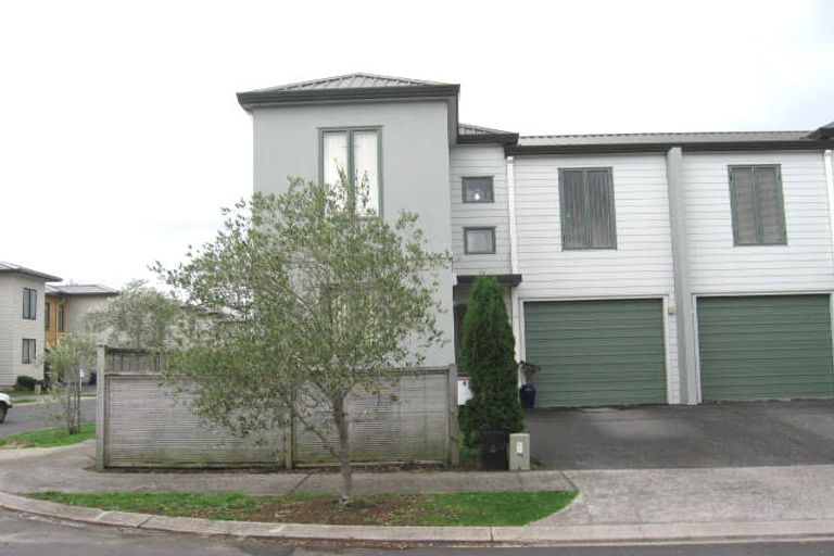 Photo of property in 41 Verdale Circle, Glen Eden, Auckland, 0602