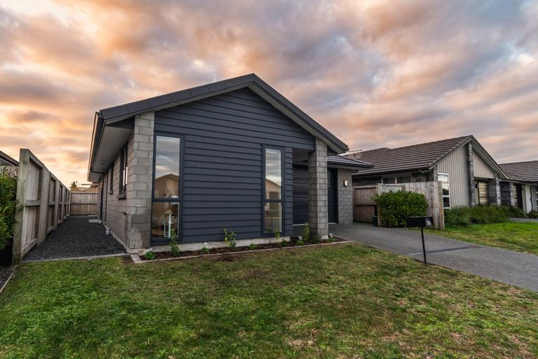 Photo of property in 38 Hills View Drive, Papamoa, 3118