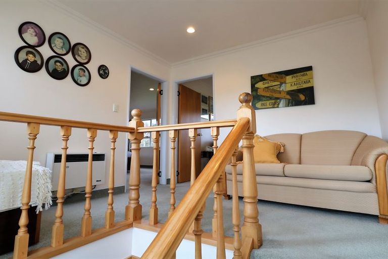 Photo of property in 64 Richmond Road, Carterton, 5713