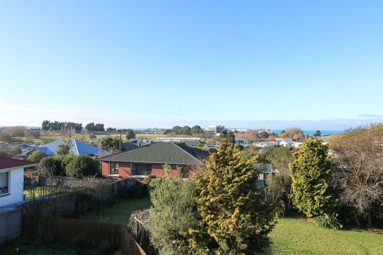 Photo of property in 18 Tay Street, Waimataitai, Timaru, 7910