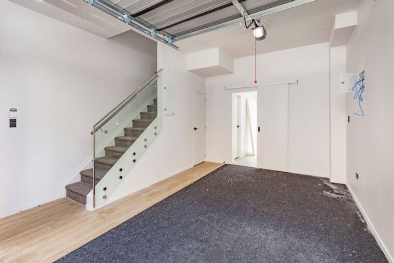 Photo of property in 2/6c William Roberts Road, Pakuranga, Auckland, 2010
