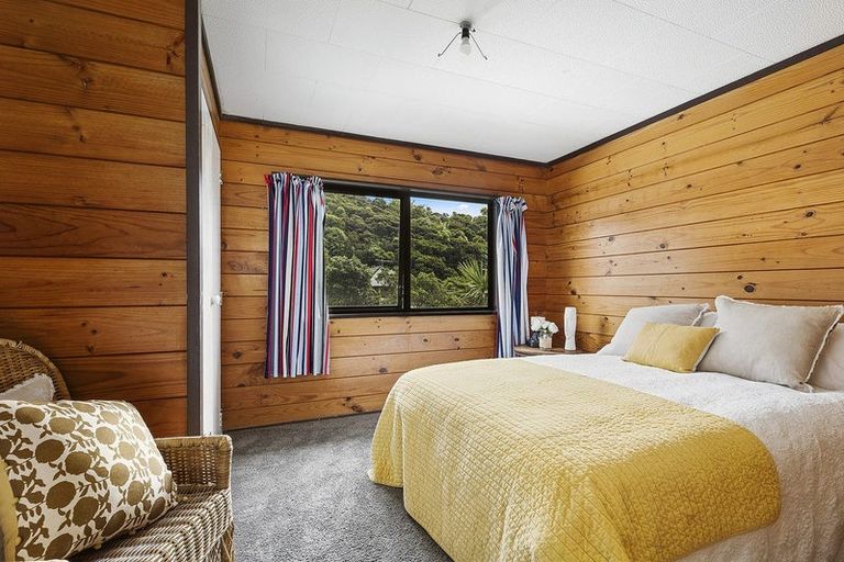 Photo of property in 68 Omapere Street, Whitby, Porirua, 5024