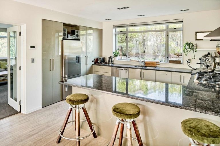 Photo of property in 35 Endeavour Drive, Whitby, Porirua, 5024