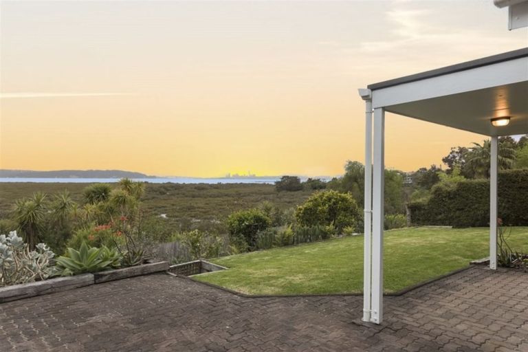 Photo of property in 1/44 Rewarewa Road, Te Atatu Peninsula, Auckland, 0610