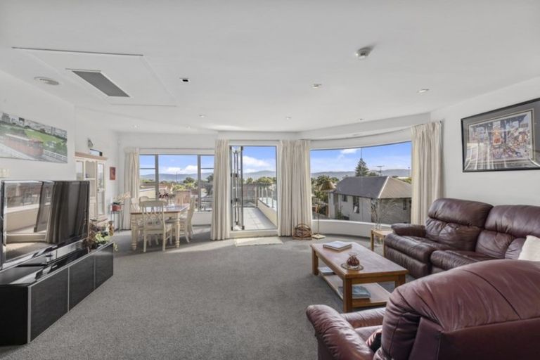 Photo of property in 205 Muritai Road, Eastbourne, Lower Hutt, 5013