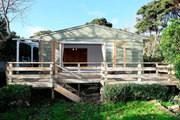 Photo of property in 136 Ruapehu Street, Paraparaumu, 5032