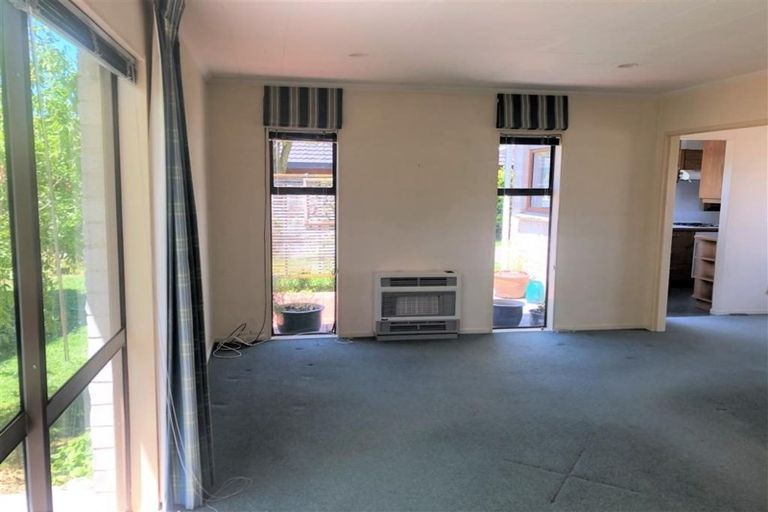 Photo of property in 7a Vincent Street, Waterloo, Lower Hutt, 5011