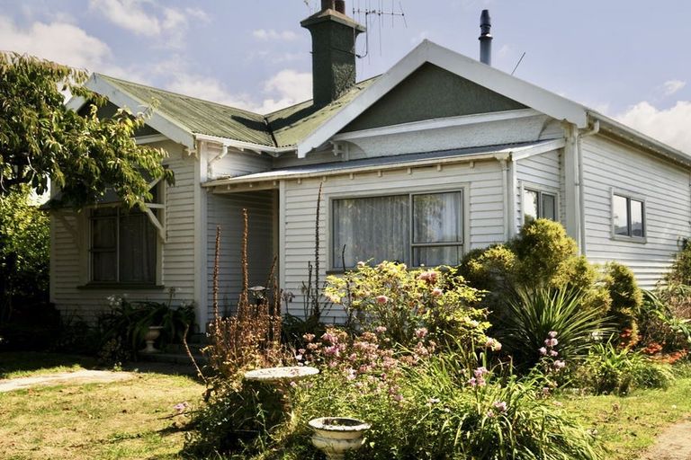 Photo of property in 30 Rhodes Street, Waimate, 7924