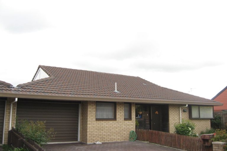 Photo of property in 2/18 Sheraton Place, Redwood, Christchurch, 8051