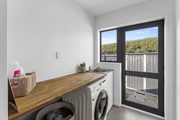 Photo of property in 28 Hawkins Place, Rangiora, 7400