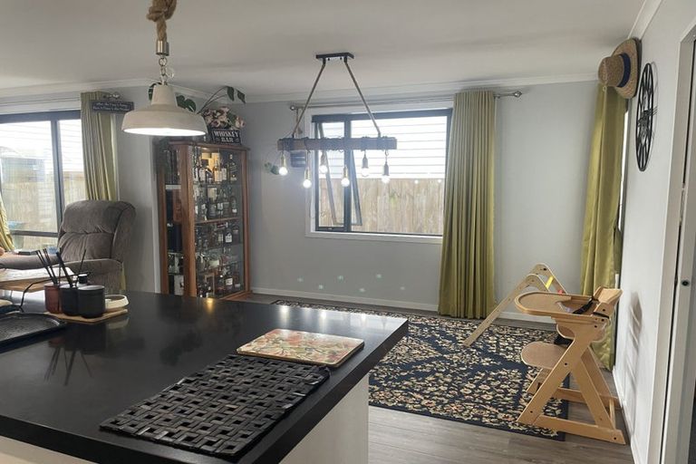 Photo of property in 10 Hopuni Way, Takanini, 2112