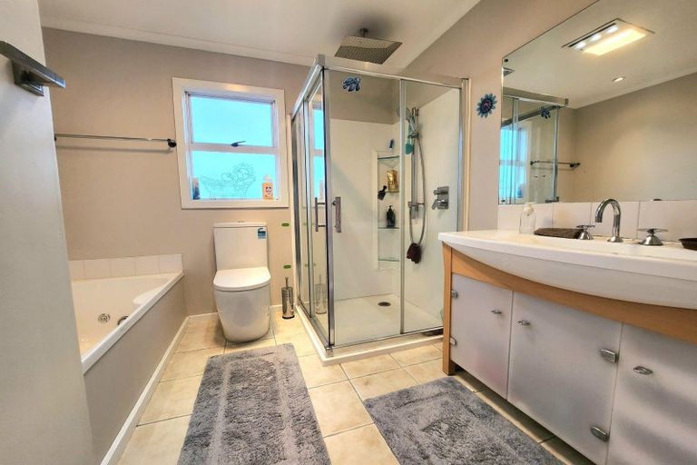 Photo of property in 74 Awamoa Road, Holmes Hill, Oamaru, 9401