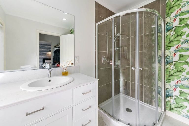 Photo of property in 1 Hoyte Place, Pukehangi, Rotorua, 3015