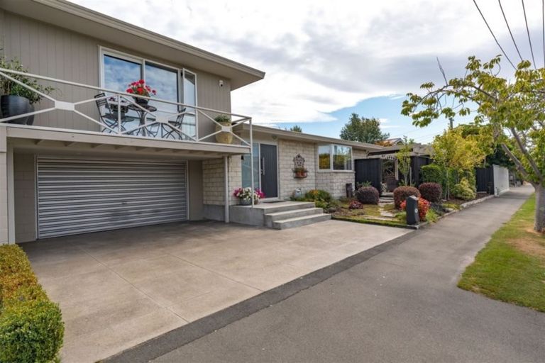 Photo of property in 2/3 Lansbury Avenue, Strowan, Christchurch, 8052